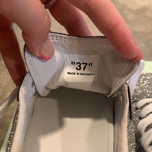 Off-White Sneakers - Picture 6 of 6